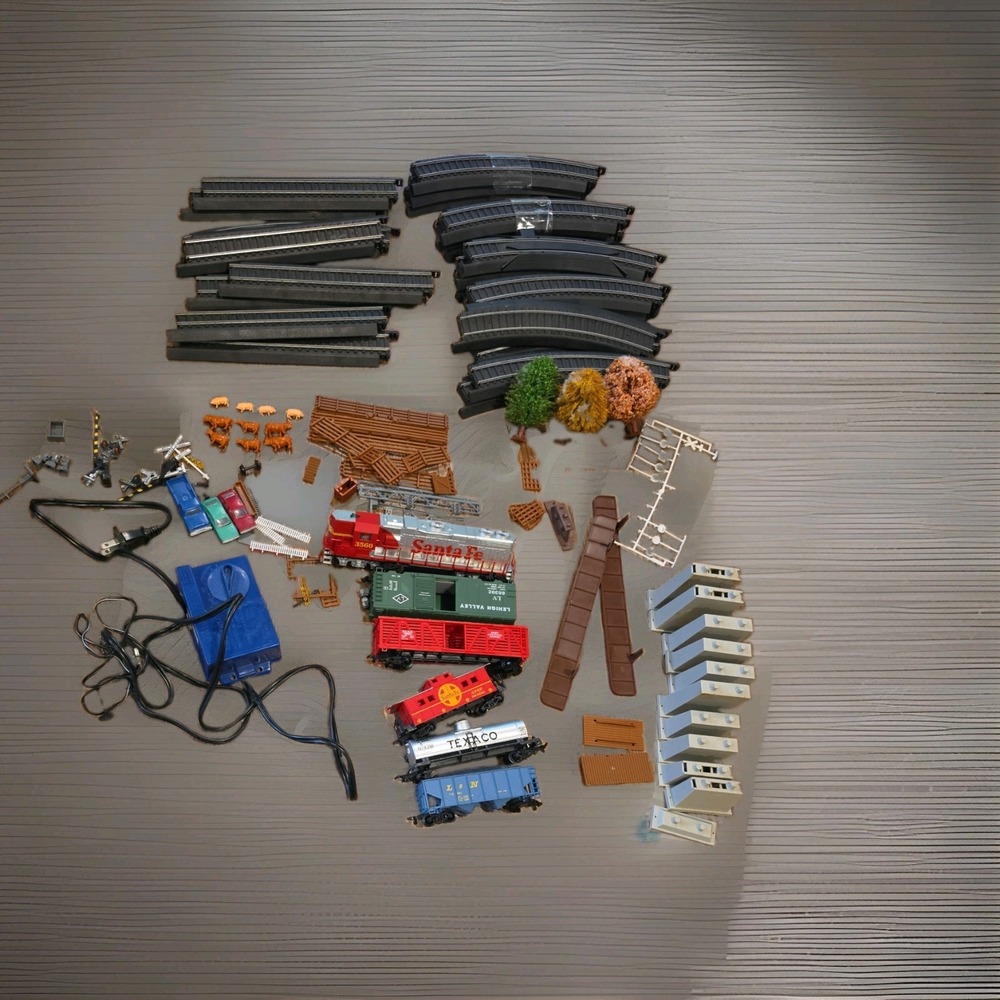 Life-Like Vintage Train set Lot Untested-24 pc. track, 6 trains, animals & misc